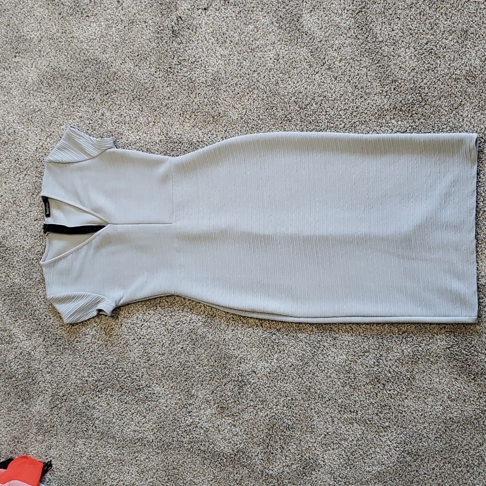 Boohoo midi pencil dress in textured gray size 8 US